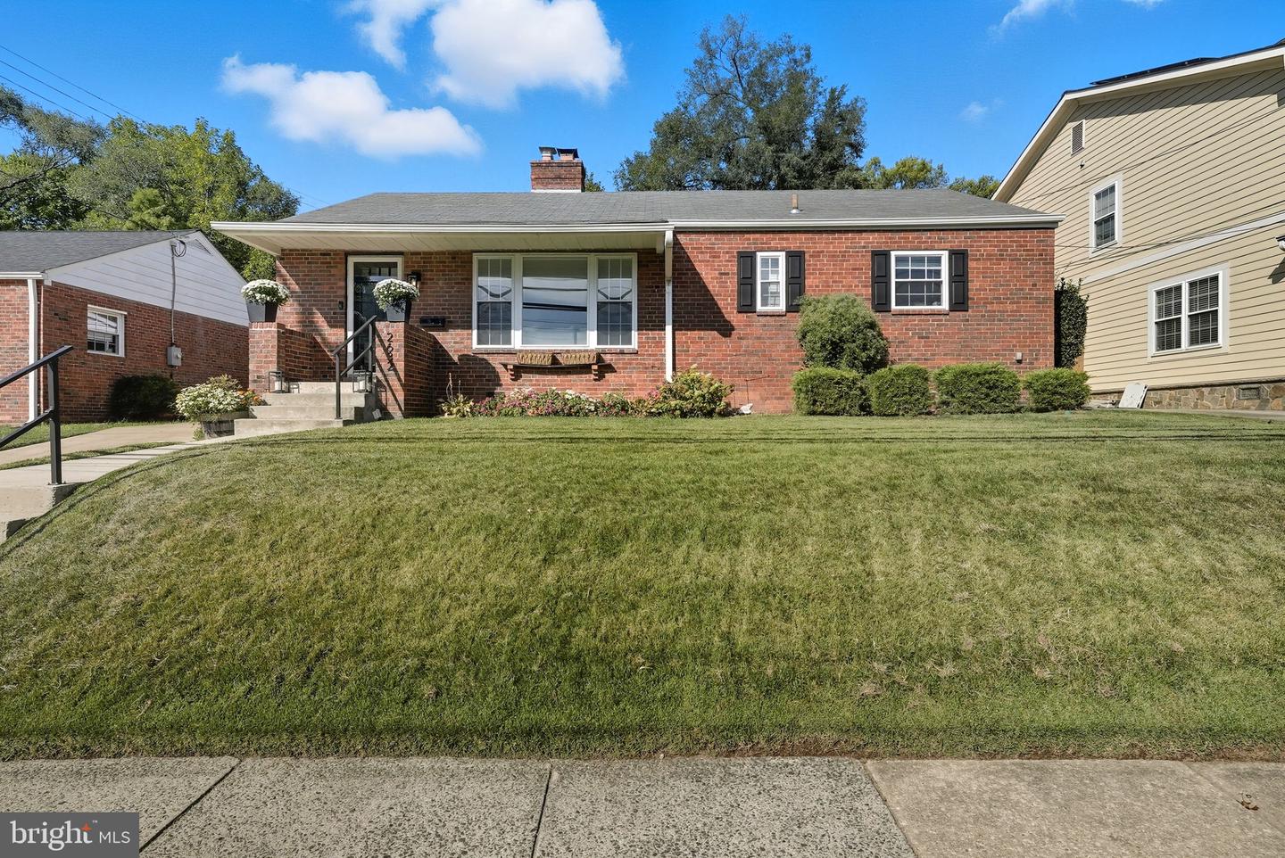 2632 N Sycamore Street, Arlington