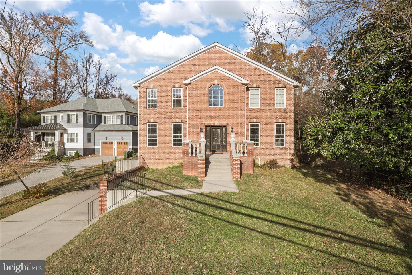 2659 Military Road, Arlington