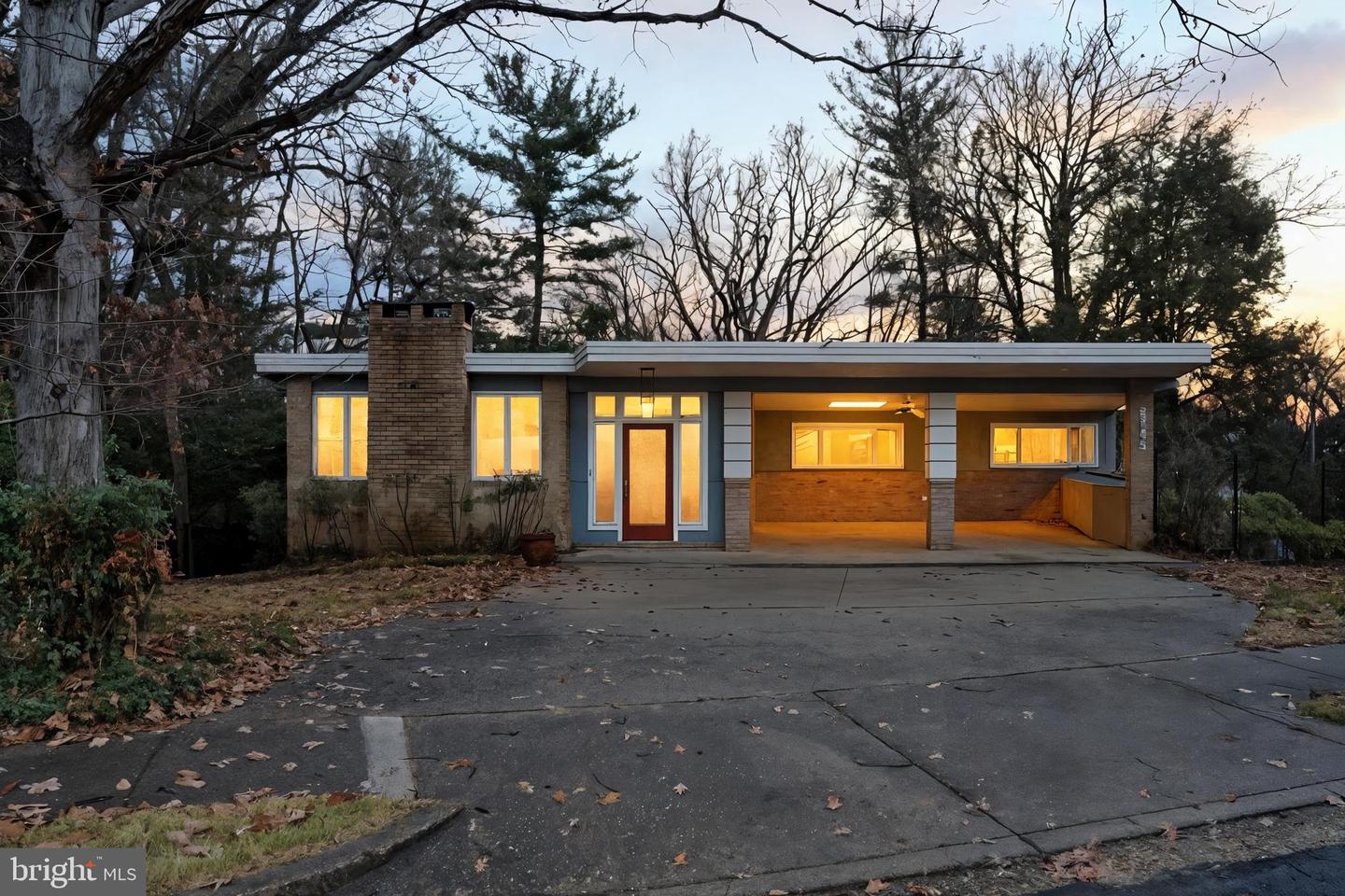2745 N Radford Street, Arlington