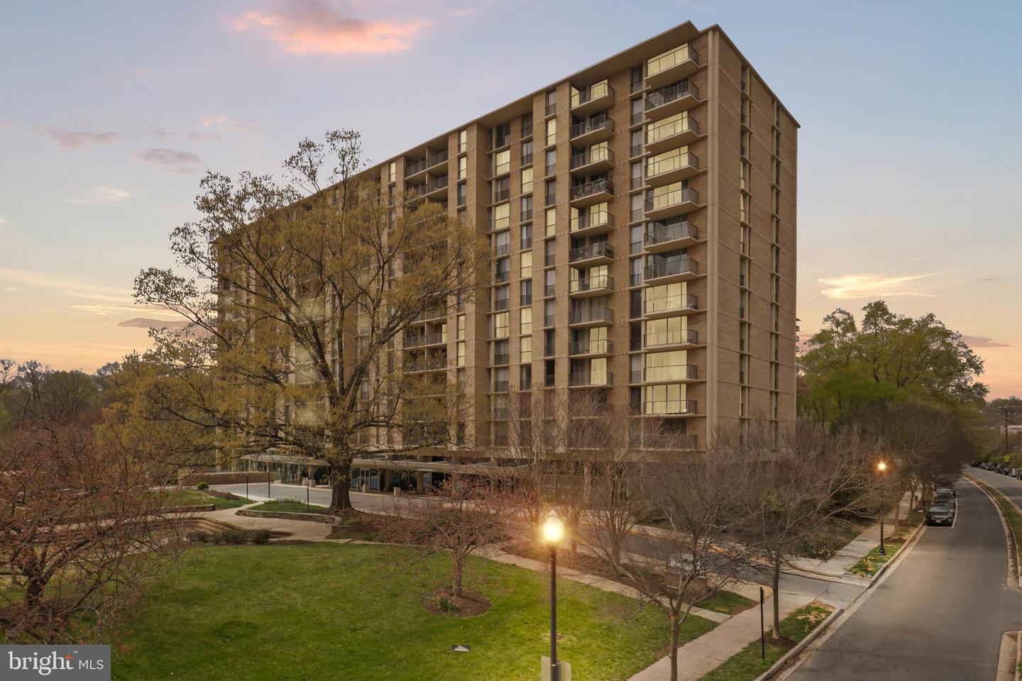 4600 S Four Mile Run Drive #207, Arlington