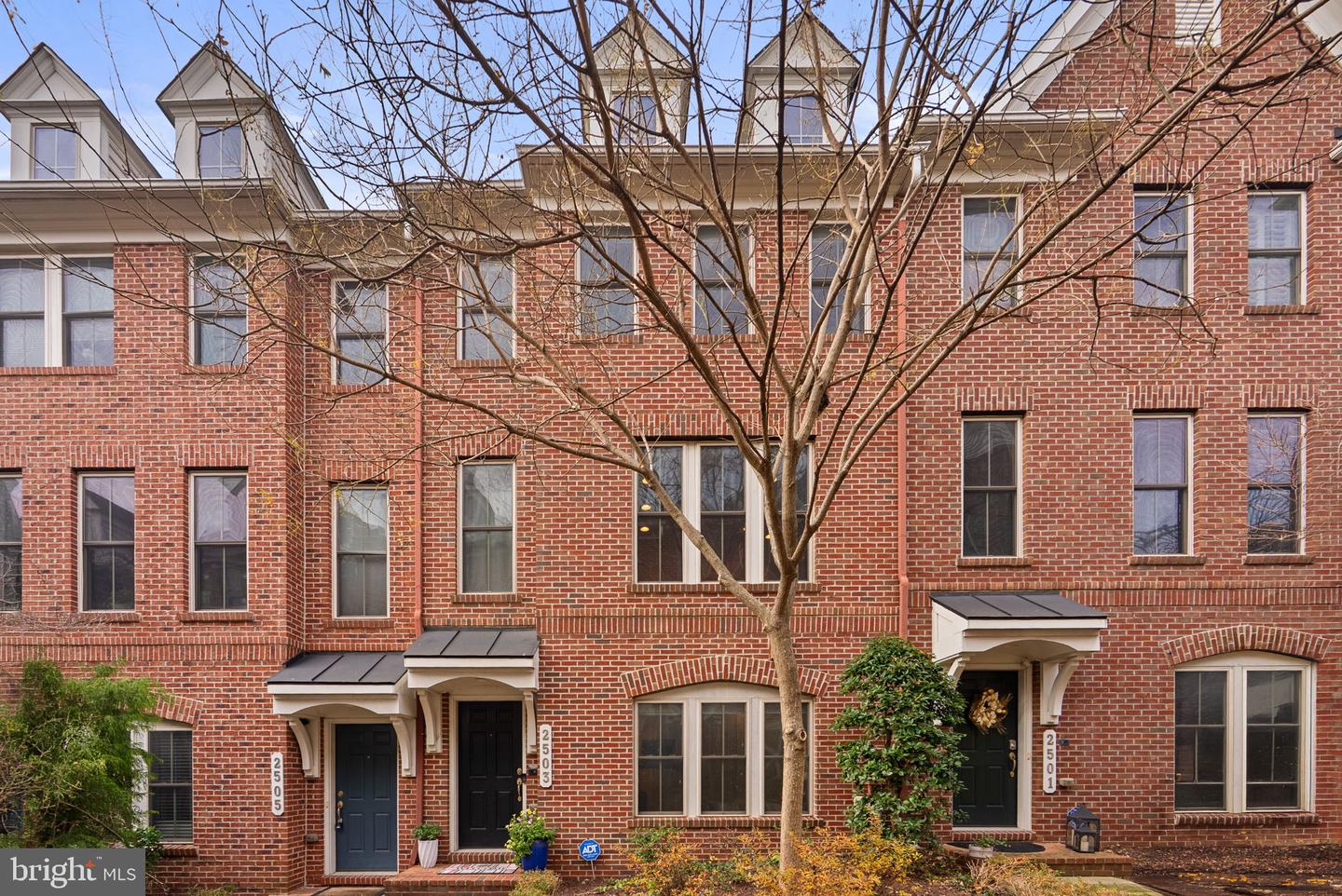 2503 S Kenmore Court, Arlington