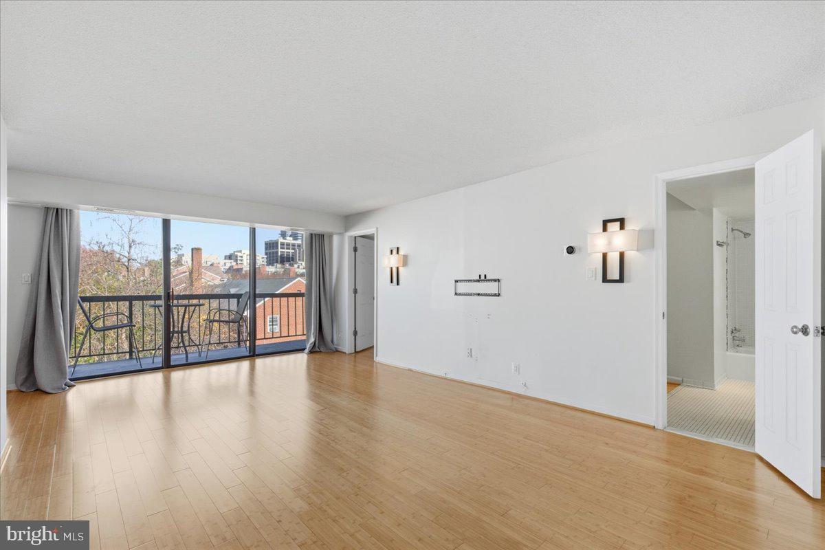 1401 N Rhodes Street #503, Arlington