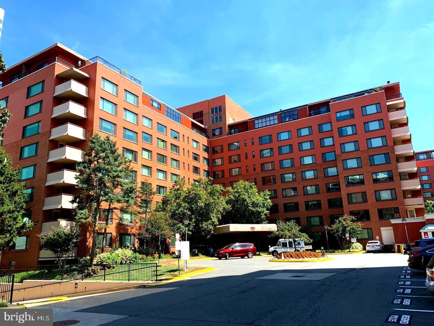 1021 Arlington Boulevard #702, Arlington