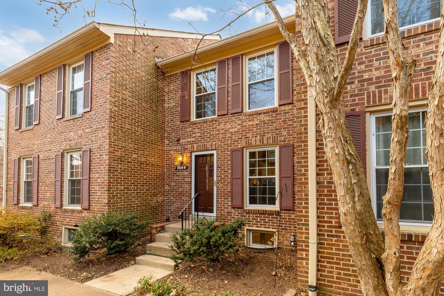 2446 S Walter Reed Drive #b, Arlington