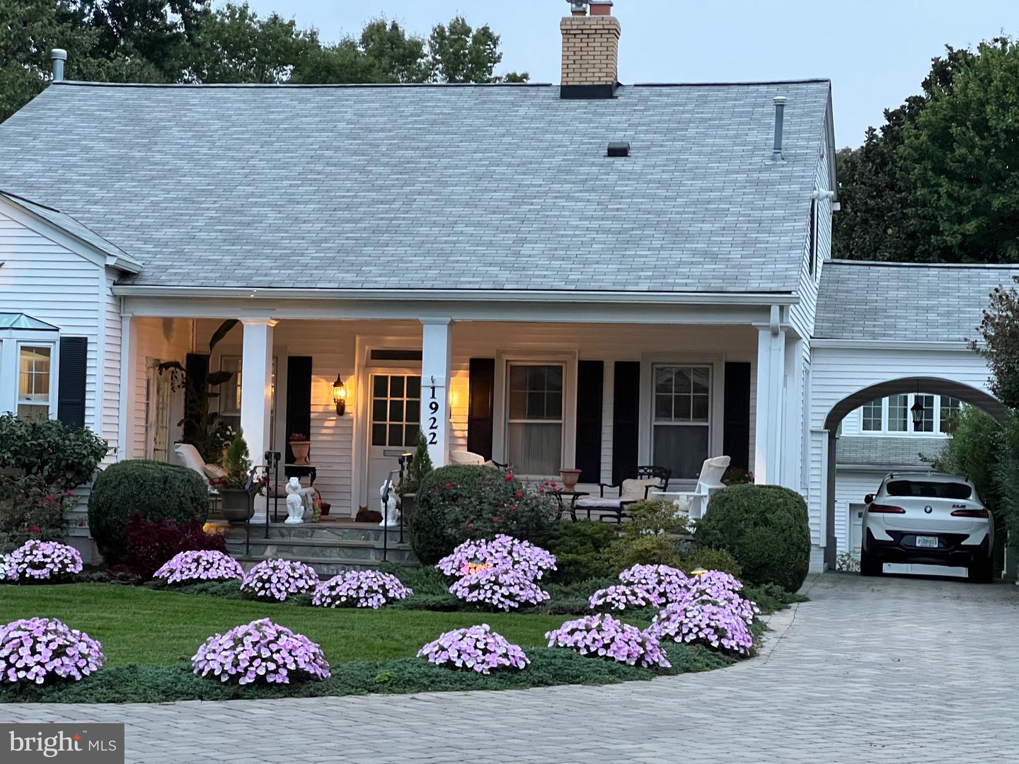 1922 S Arlington Ridge Road
