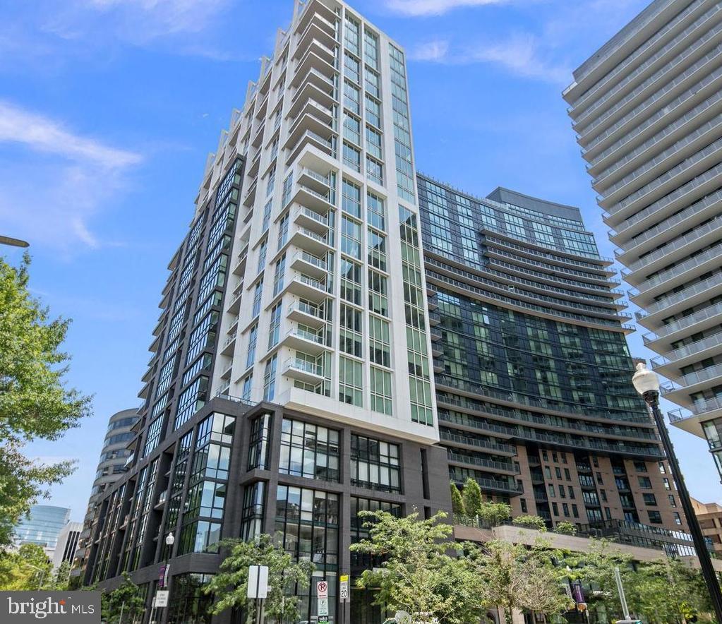 1781 N Pierce Street #1404, Arlington