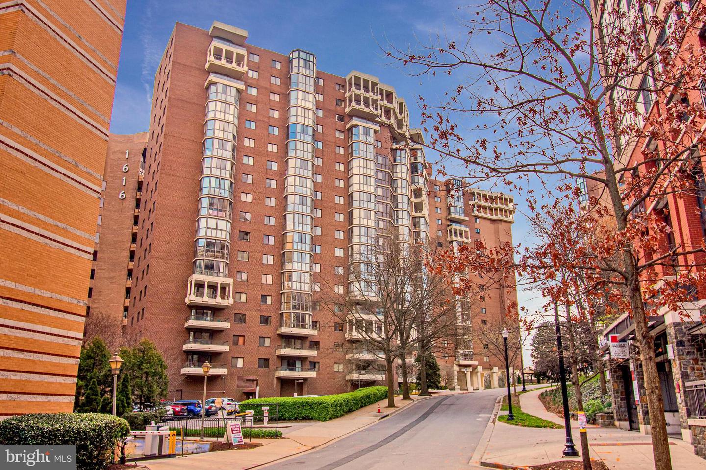 1600 N Oak Street #622, Arlington