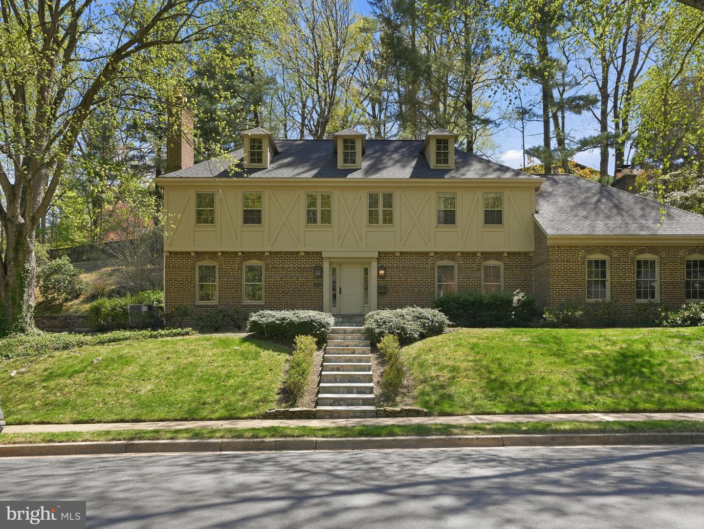 2763 N Randolph Street, Arlington