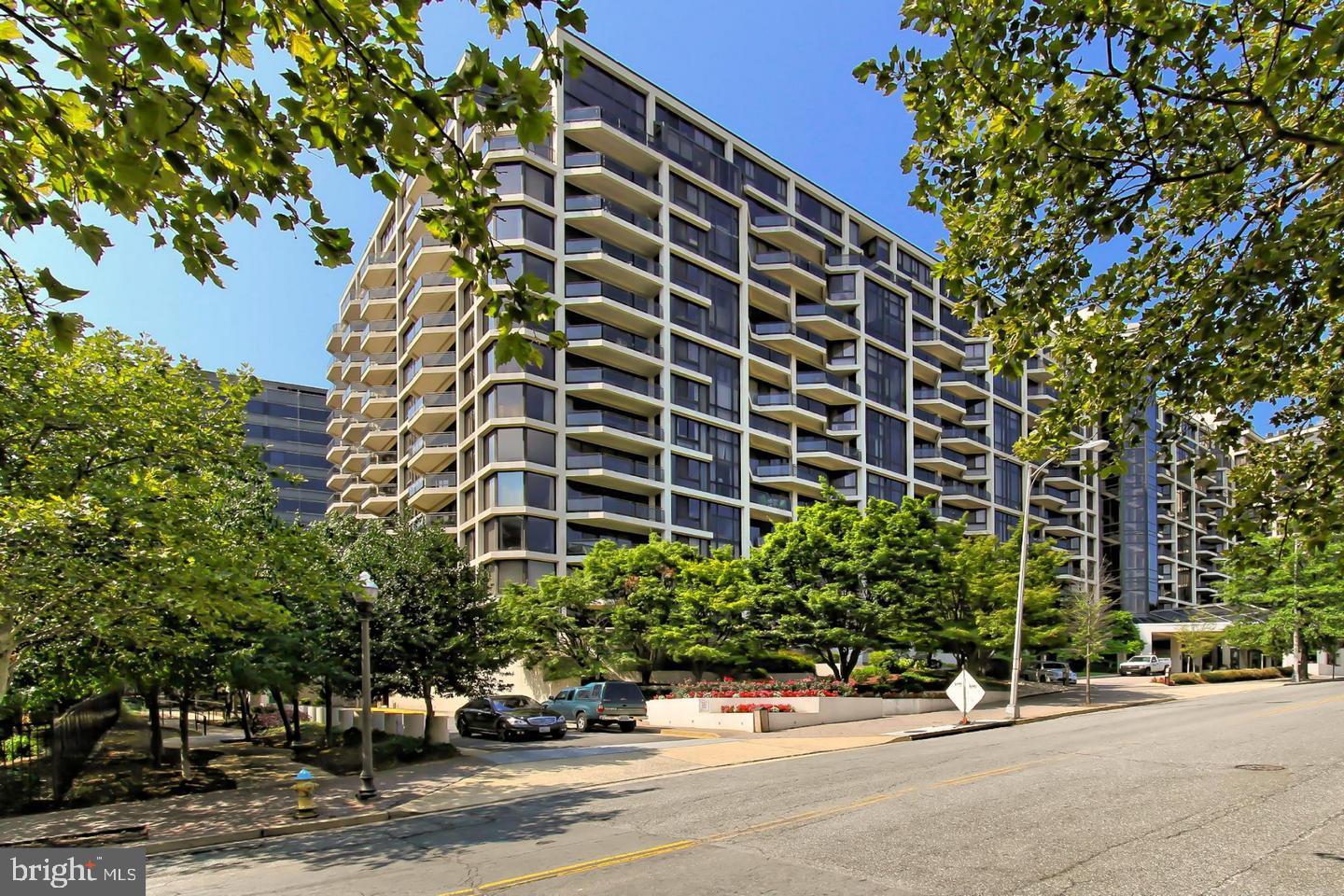 1530 Key Boulevard #1017, Arlington