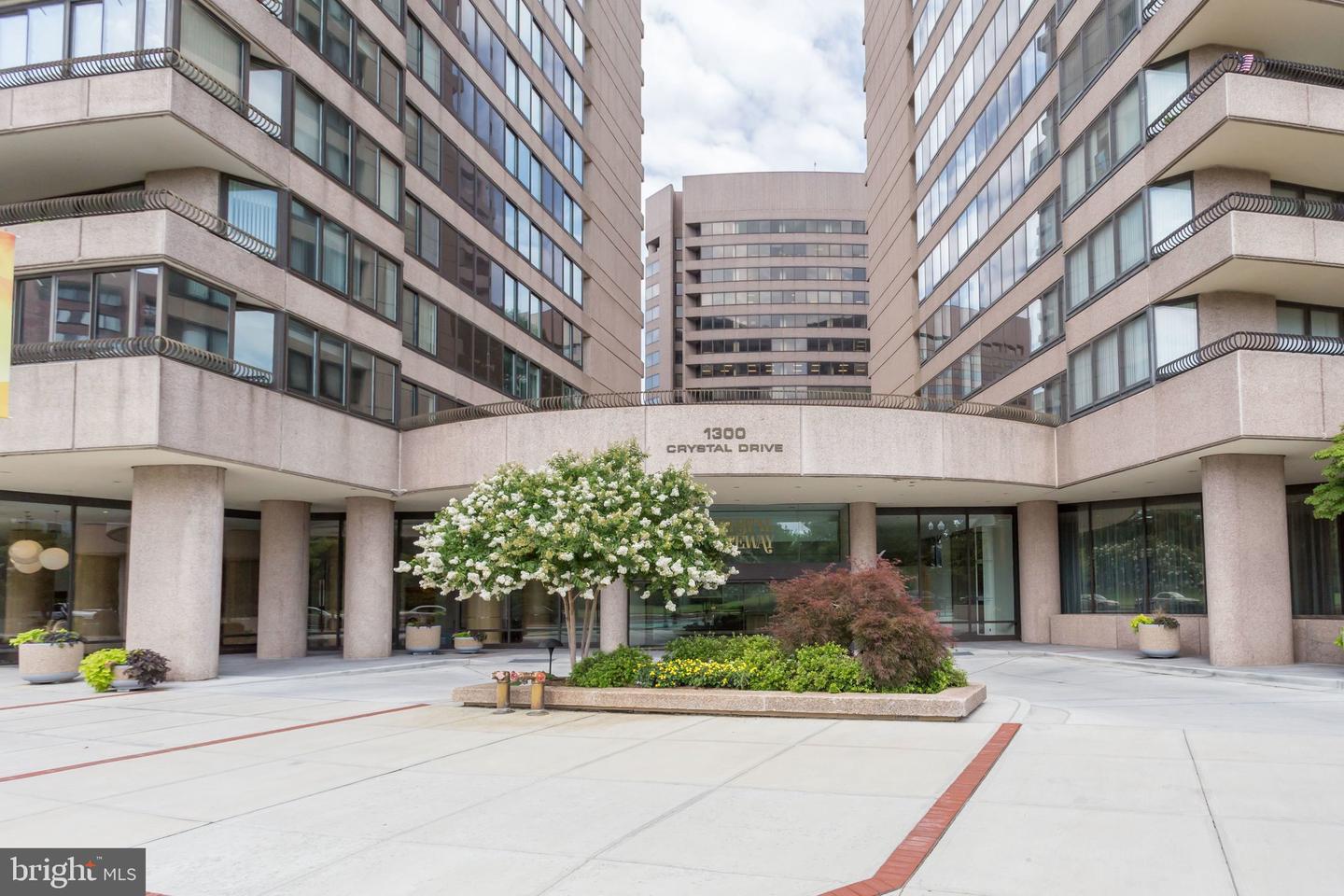 1300 Crystal Drive #808s, Arlington
