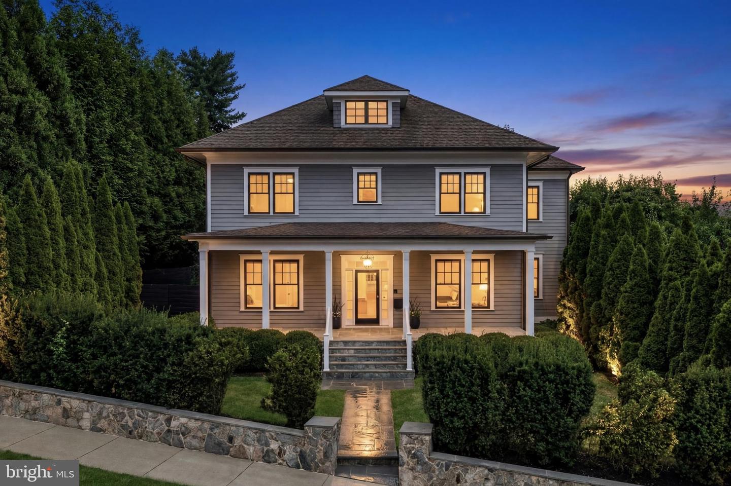 2361 N Edgewood Street, Arlington