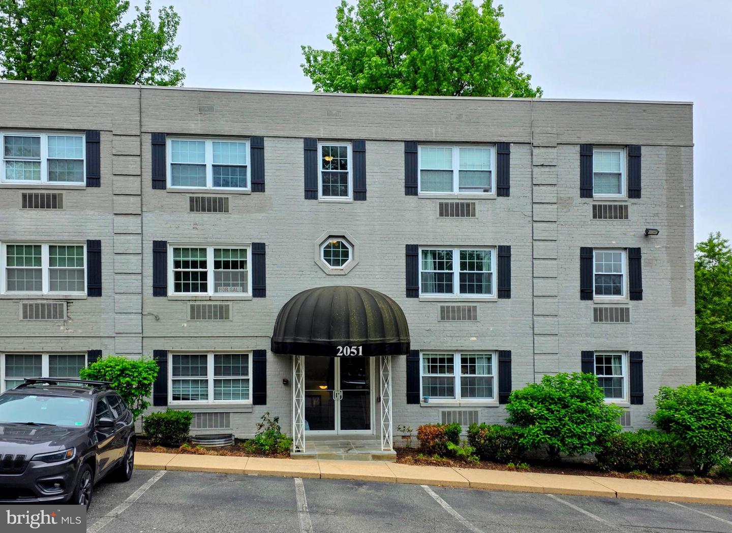 2051 N Woodstock Street #201, Arlington