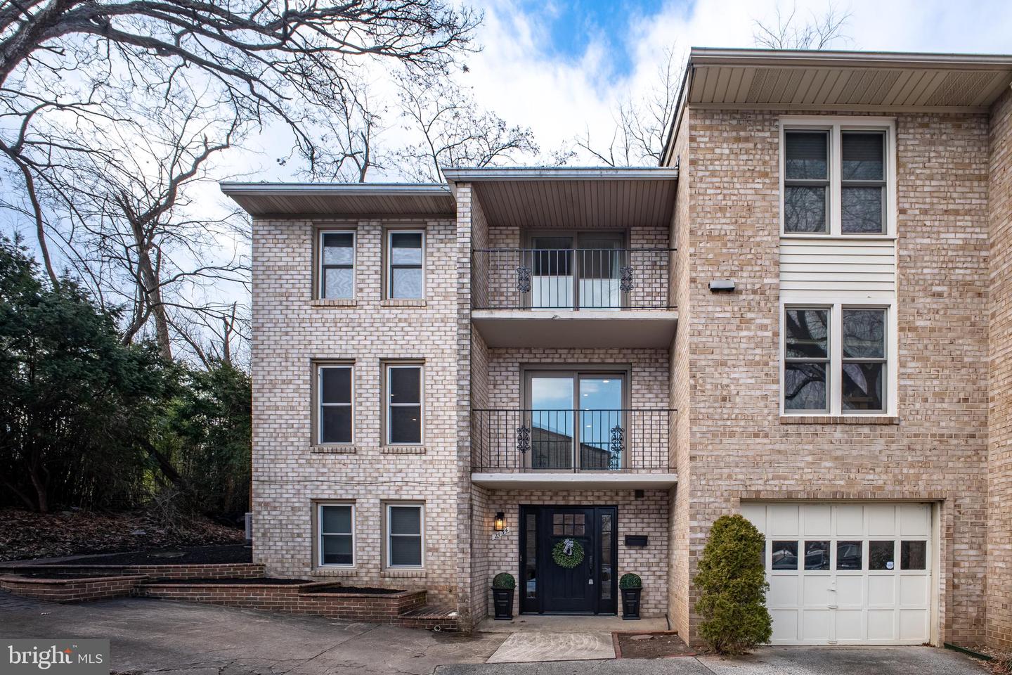 2134 Military Road, Arlington