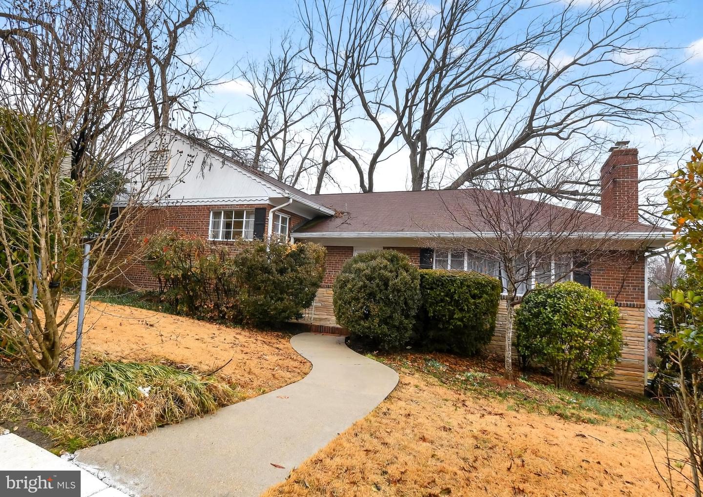 707 26th Place S, Arlington