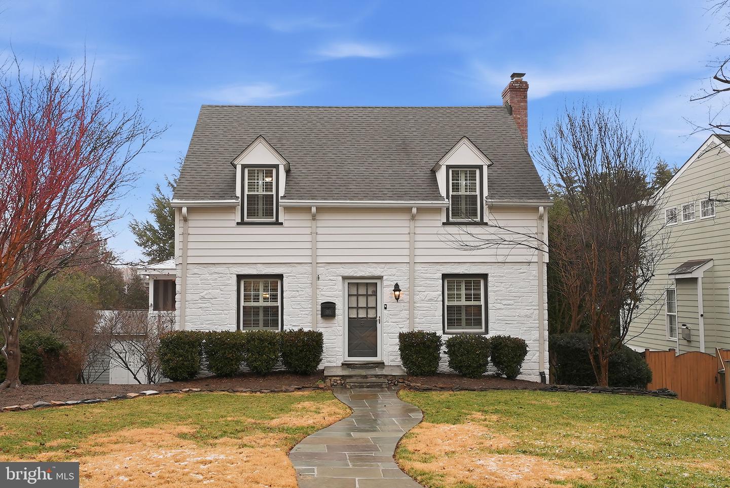 1701 N Greenbrier Street, Arlington