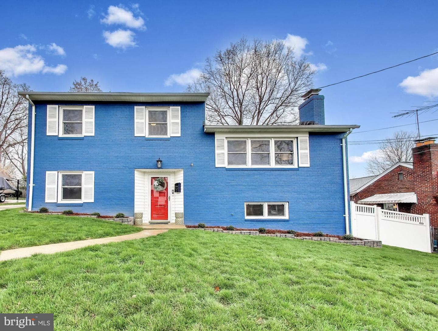 2319 N Roosevelt Street, Arlington
