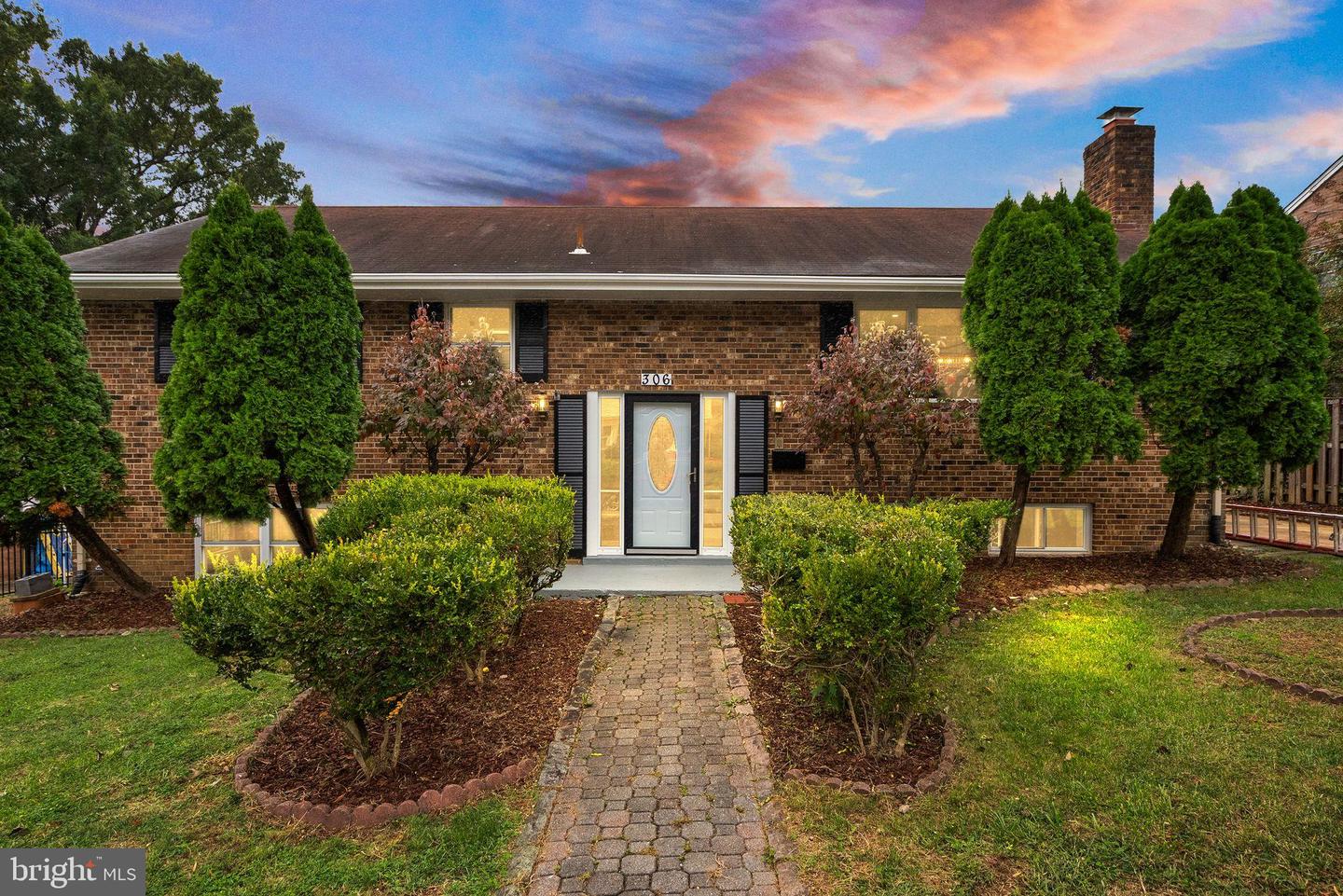 306 N Madison Street, Arlington
