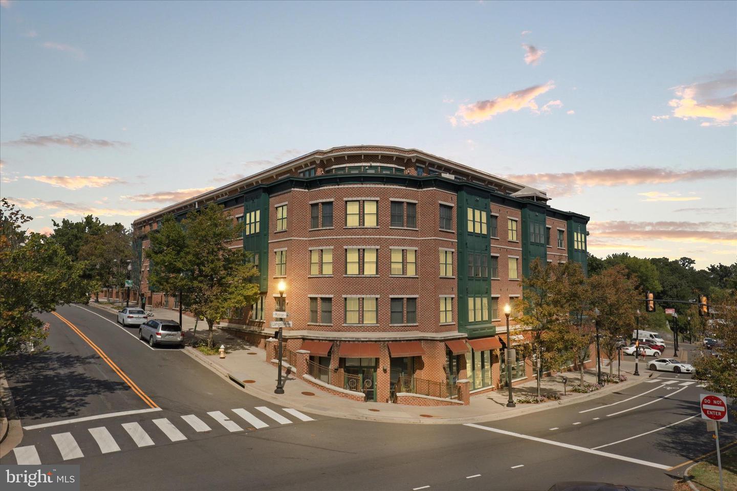 2101 N Monroe Street #111, Arlington