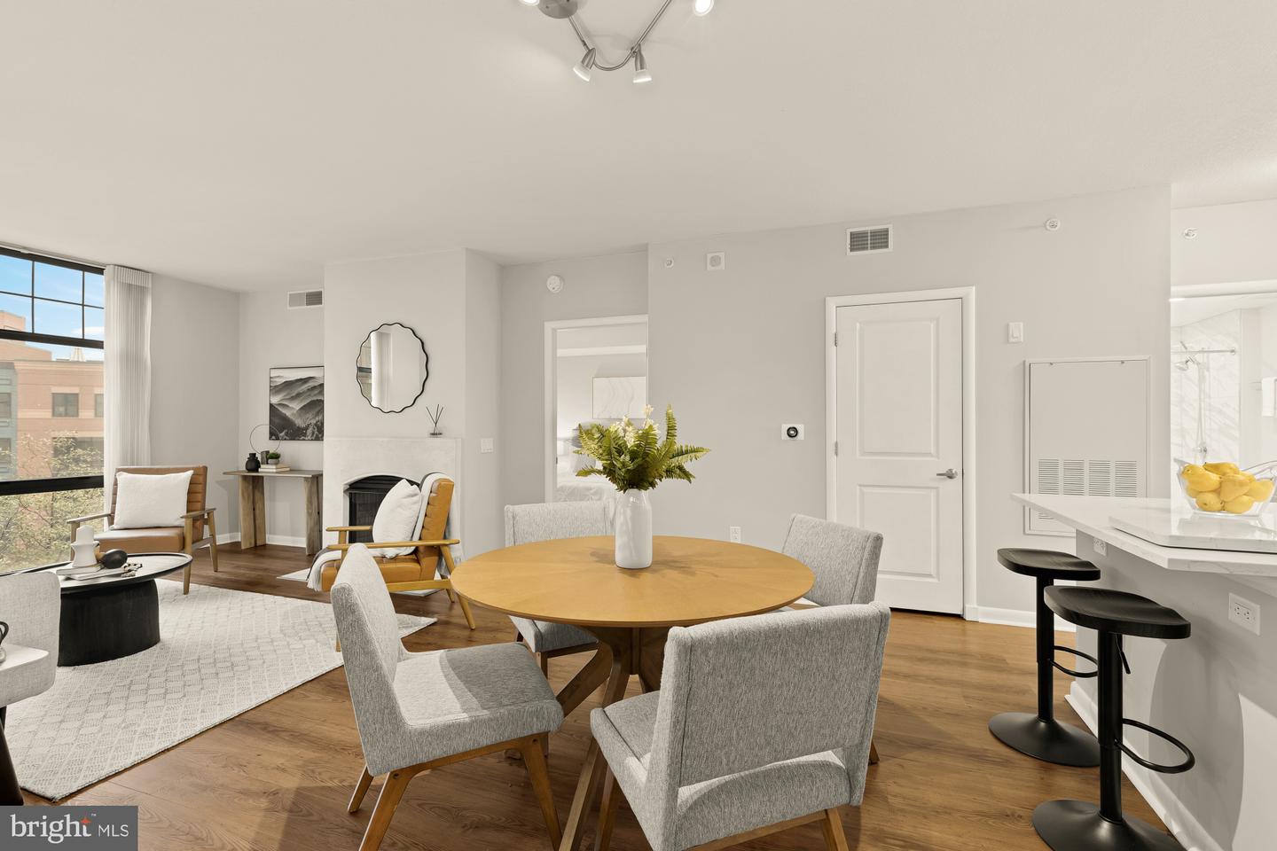 1021 N Garfield Street #532, Arlington