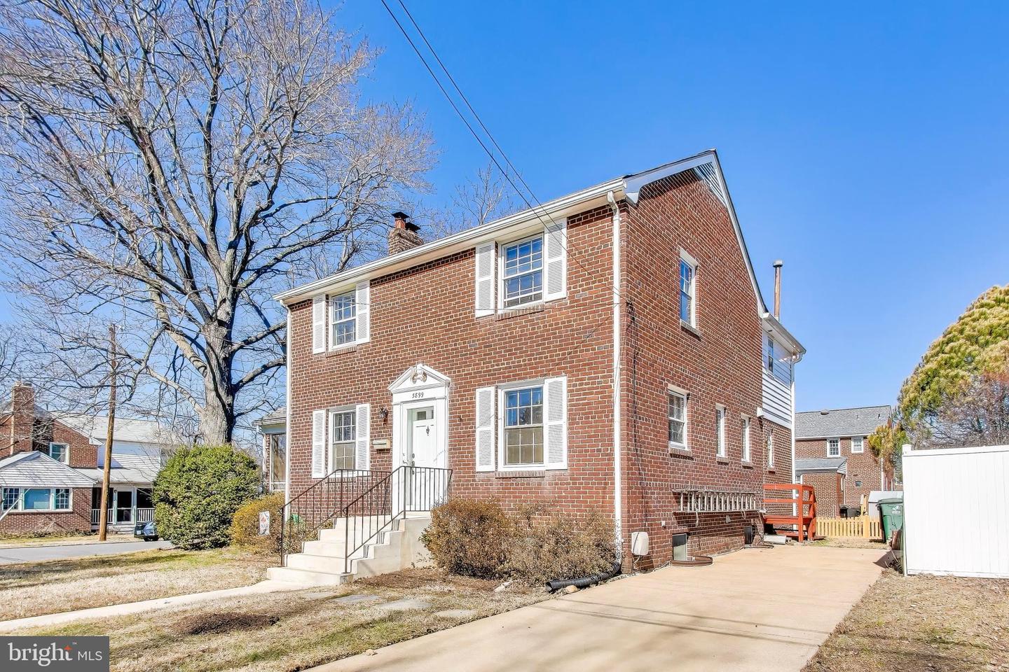 5899 2nd Street S, Arlington
