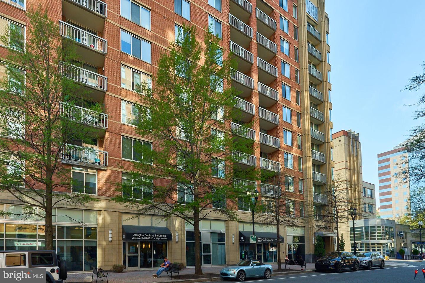 1020 N Highland Street #422, Arlington