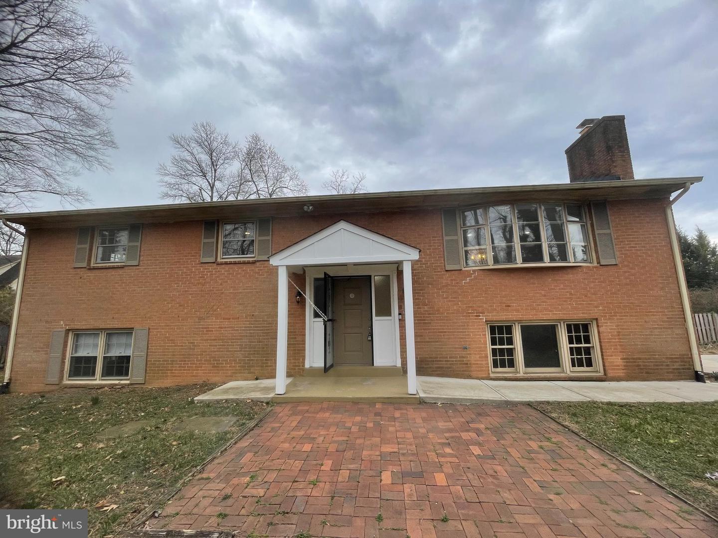 913 N Harrison Street, Arlington