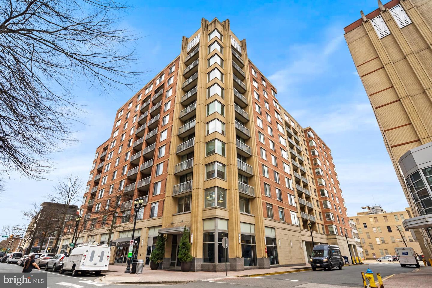 1020 N Highland Street #907