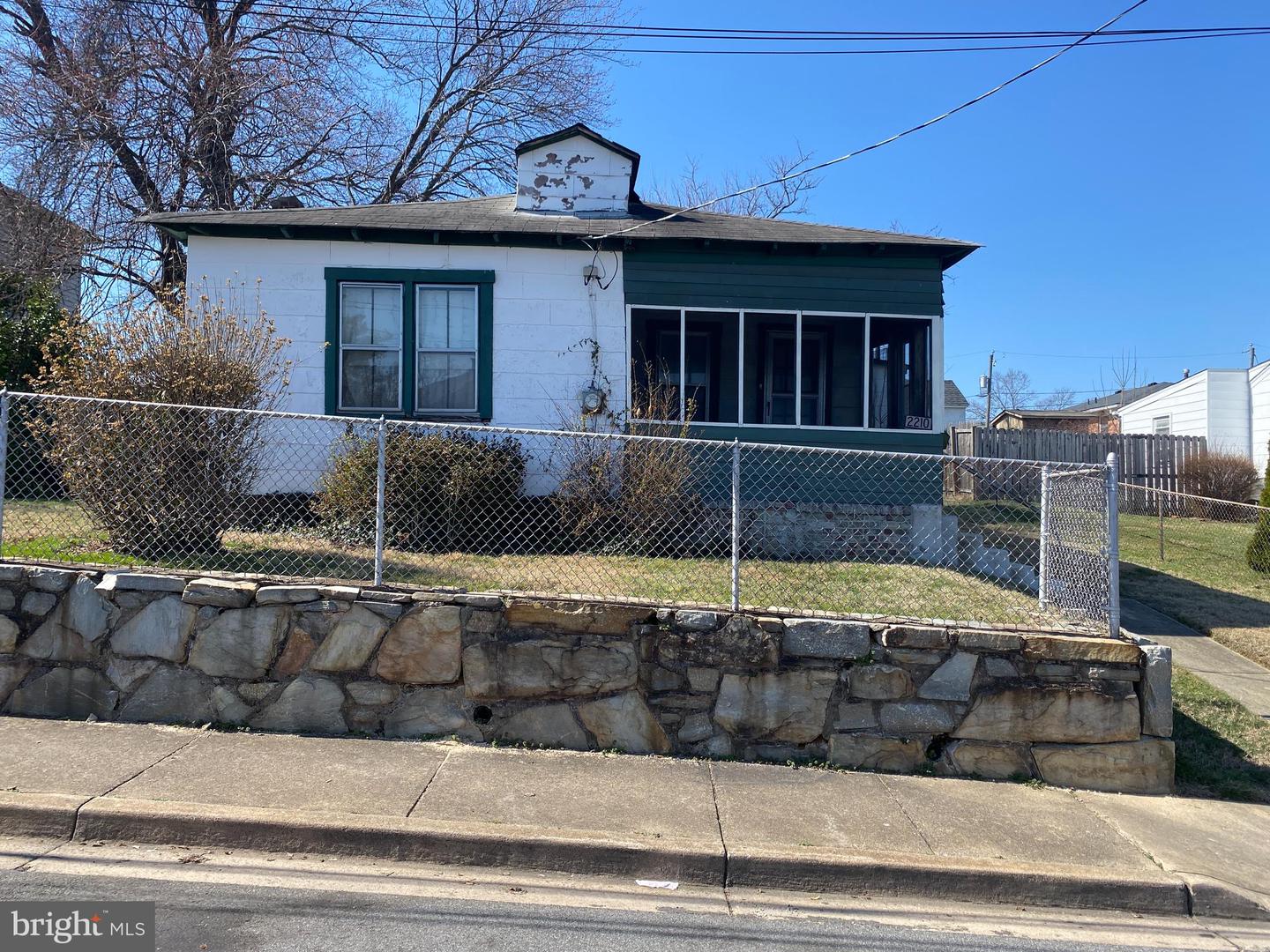 2210 S Nelson Street, Arlington