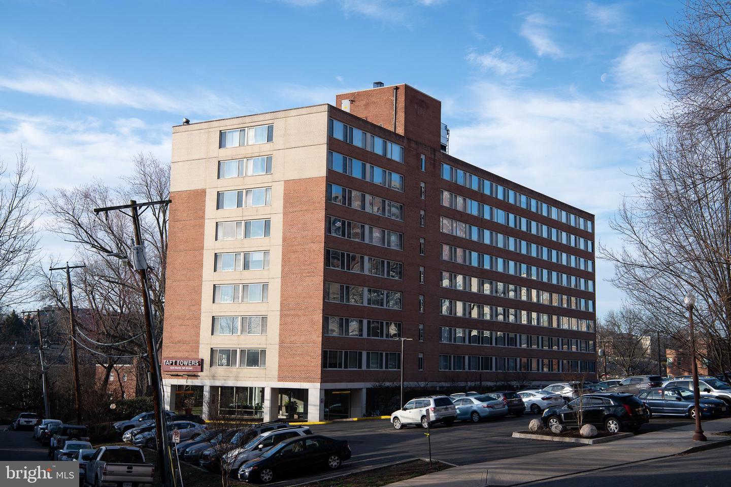 1210 N Taft Street #805, Arlington