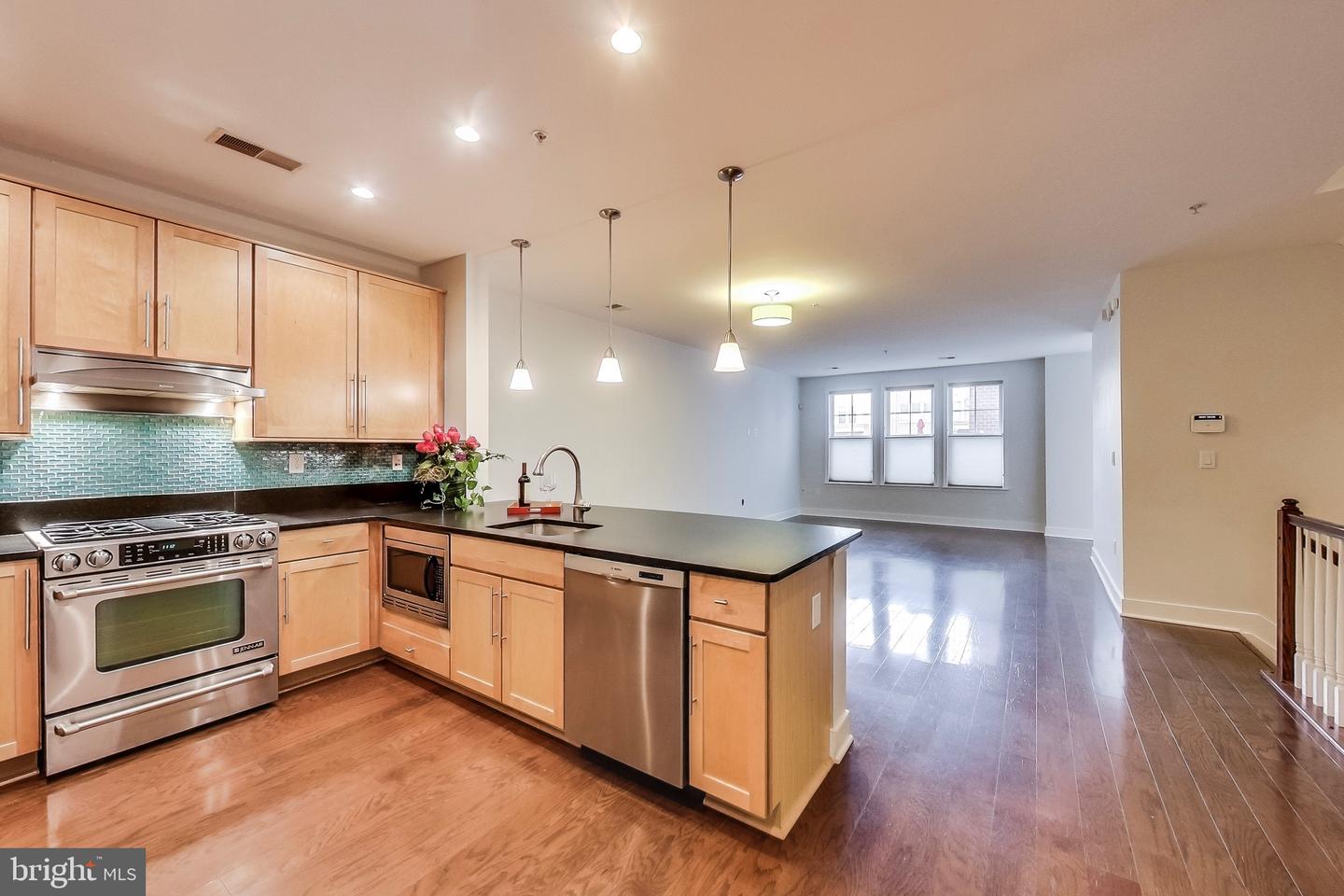 1418 N Rhodes Street #b120