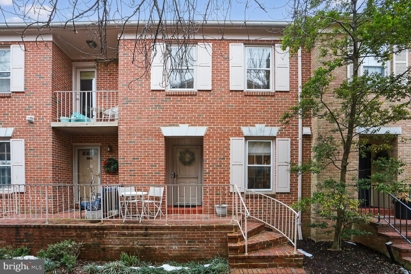 1003-B N Daniel Street, Arlington