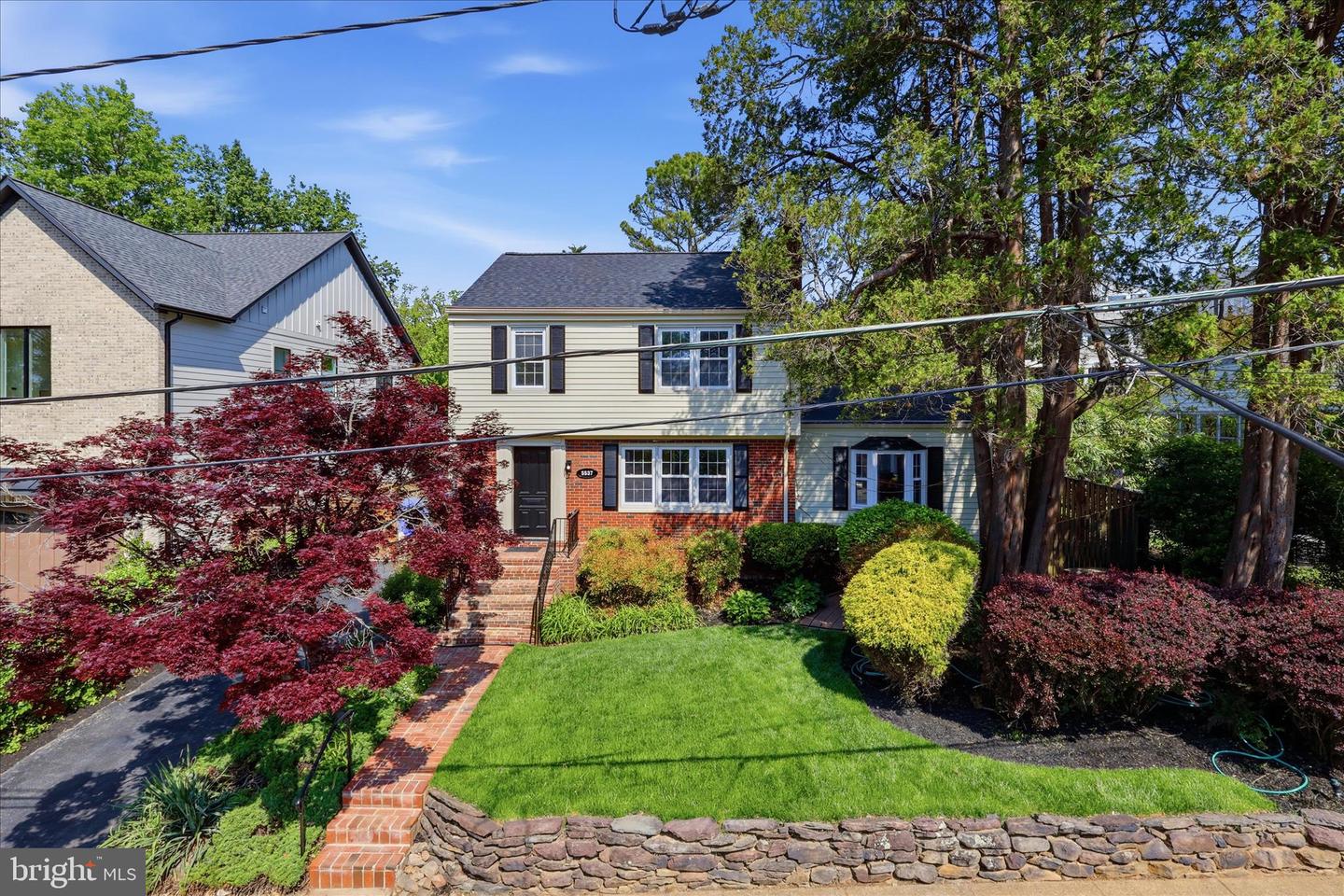 5537 10th Street N