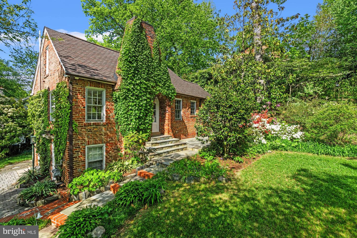 1309 Kirkwood Road N, Arlington