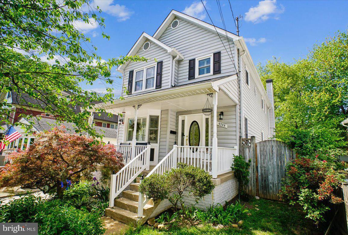 5725 6th Street N, Arlington