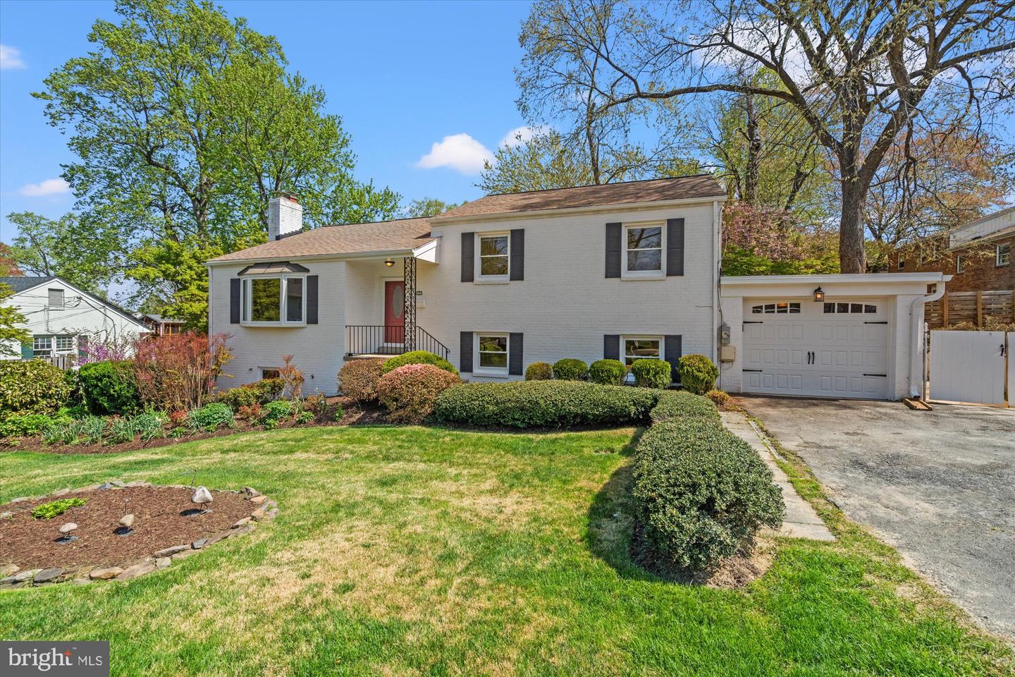 3907 N Woodstock Street, Arlington