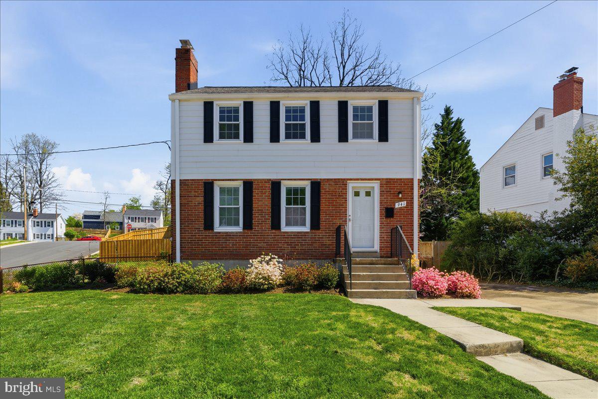 941 Patrick Henry Drive, Arlington