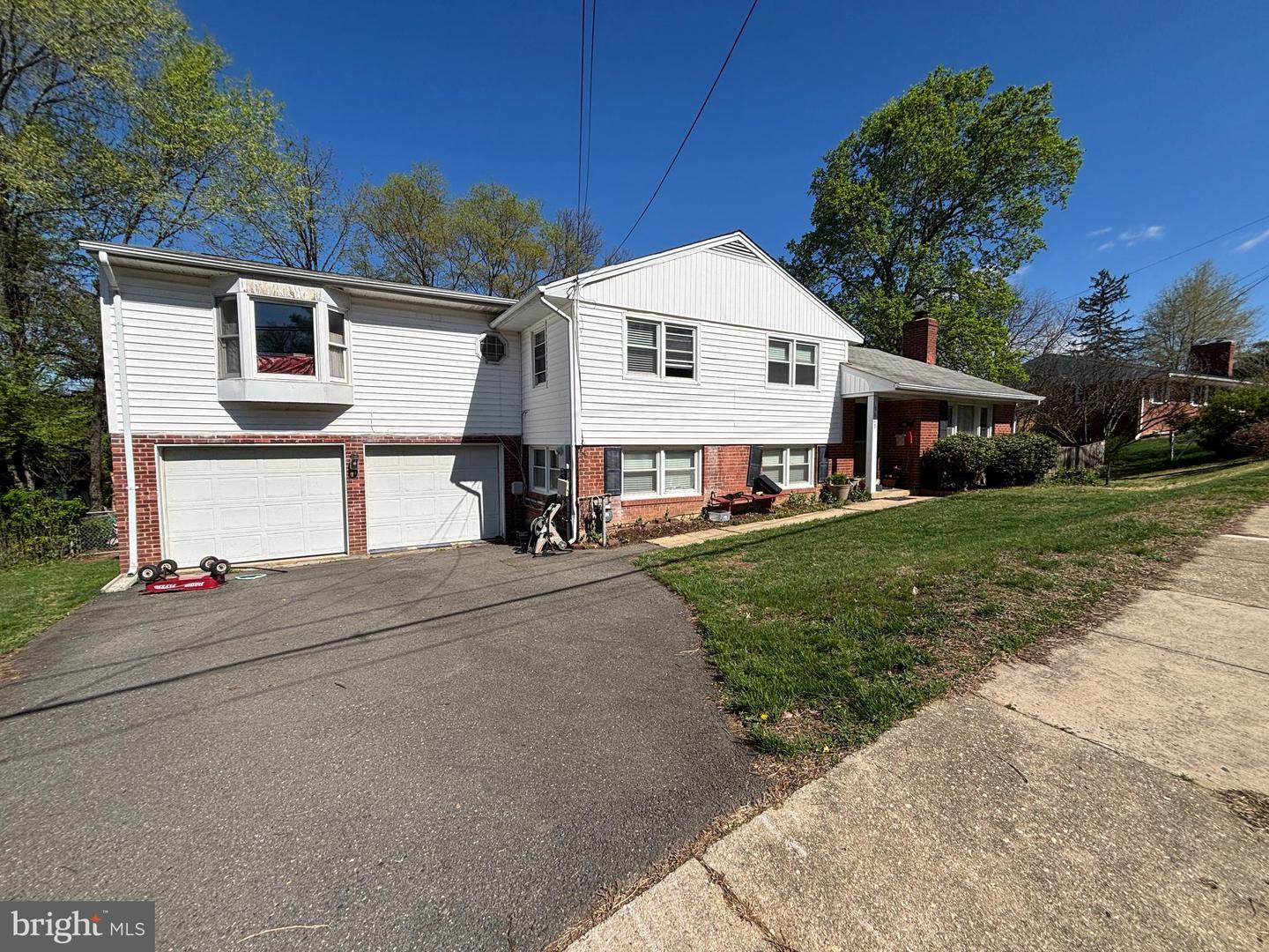 5609 Yorktown Boulevard N, Arlington