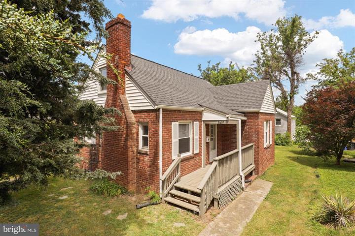 1607 13th Street S, Arlington