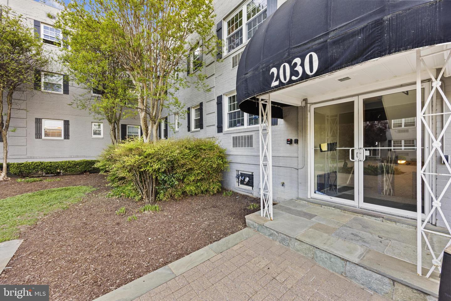 2030 N Vermont Street N #102, Arlington