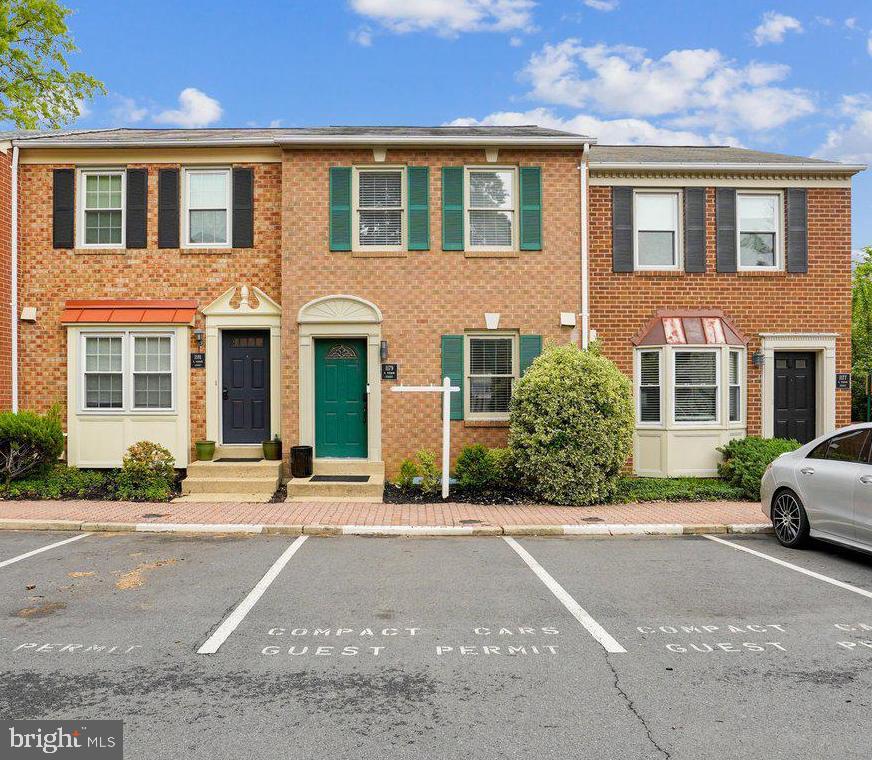 1179 N Vernon Street, Arlington