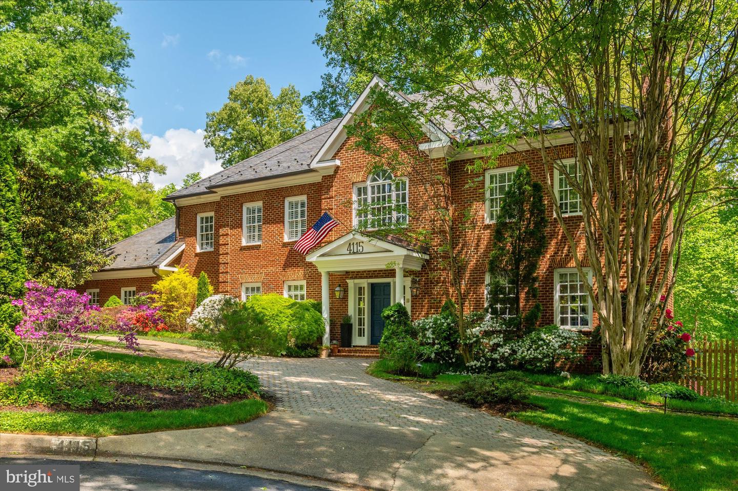 4115 40th Place N, Arlington
