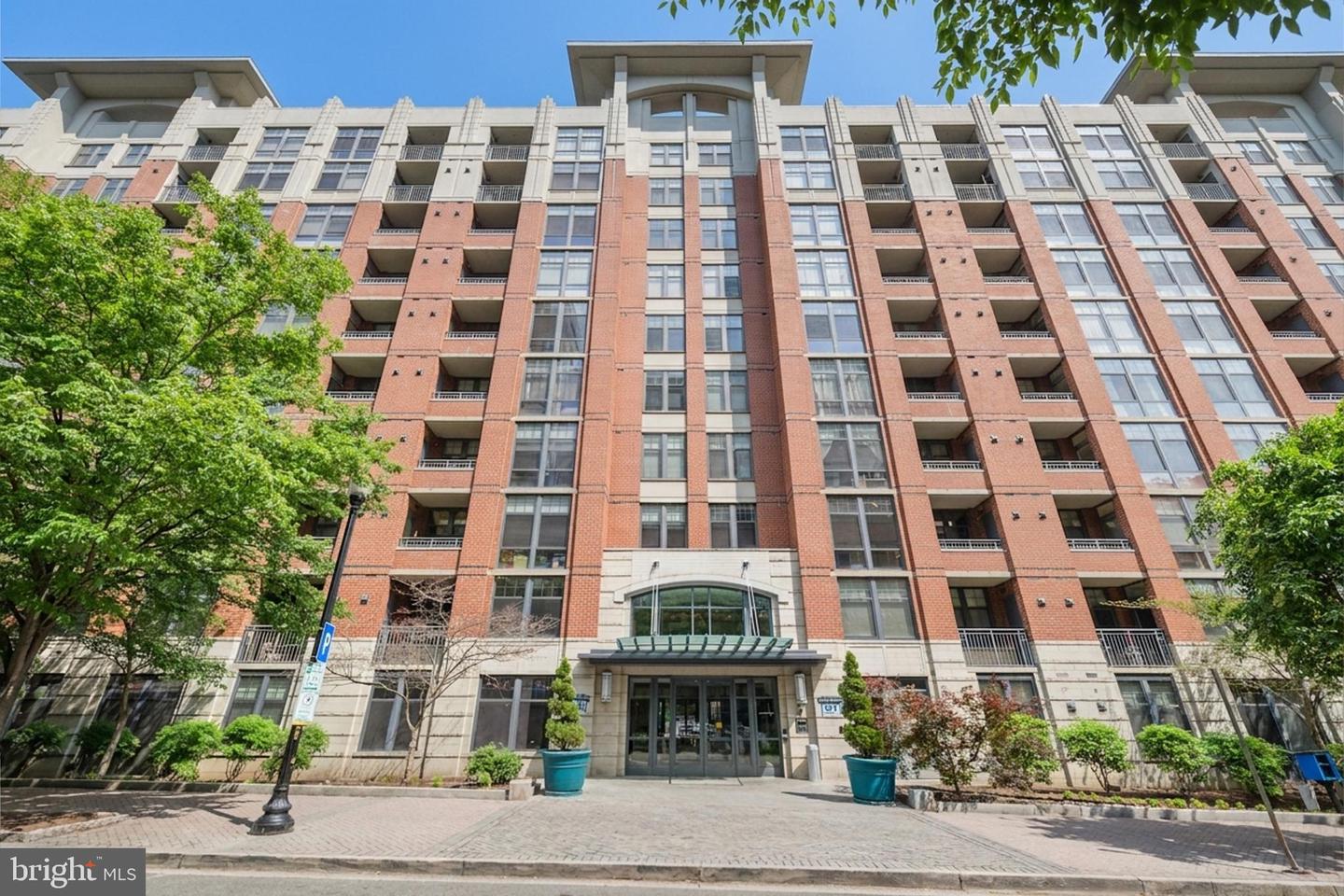 1021 N Garfield Street #238, Arlington