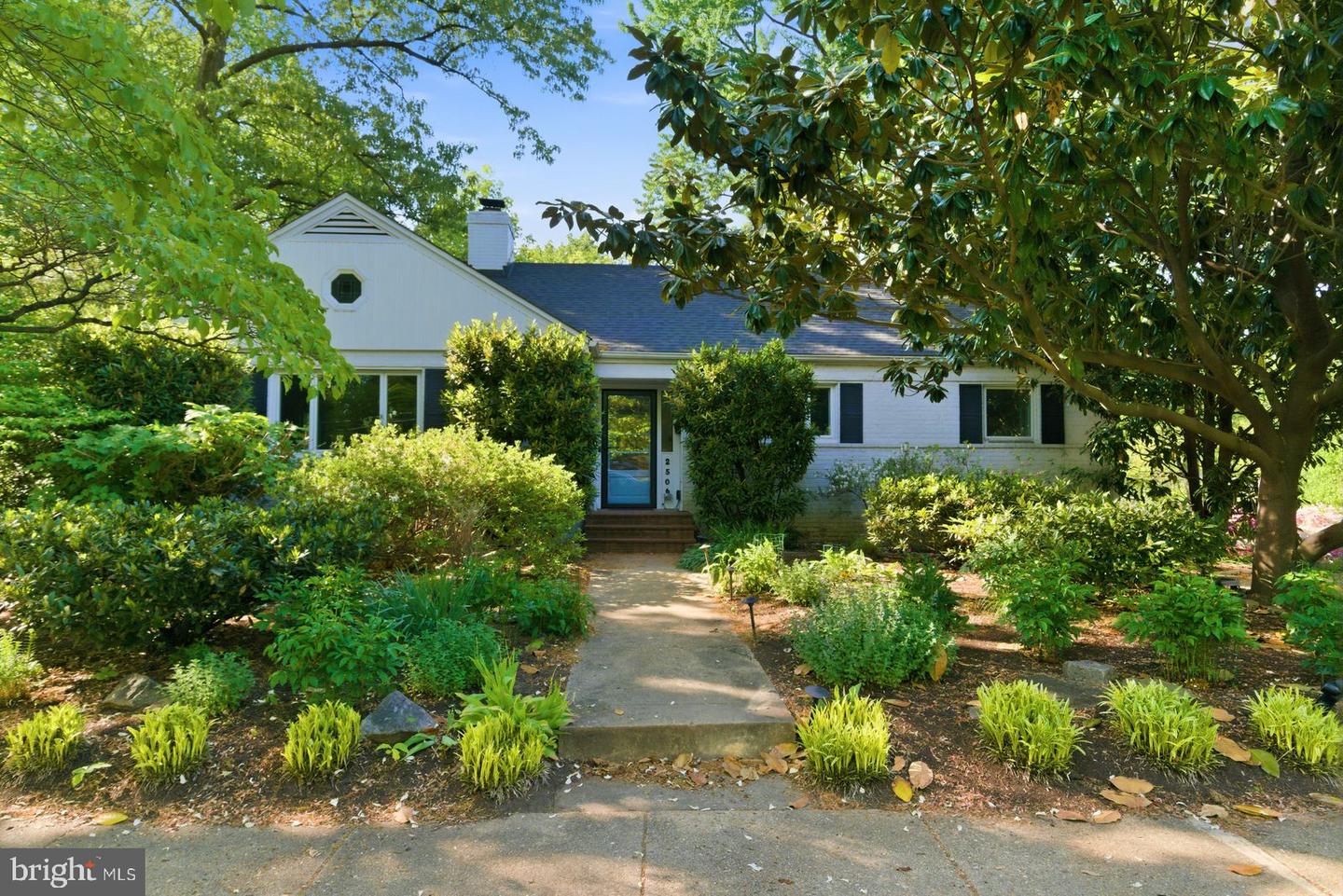 2506 N Upshur Street, Arlington