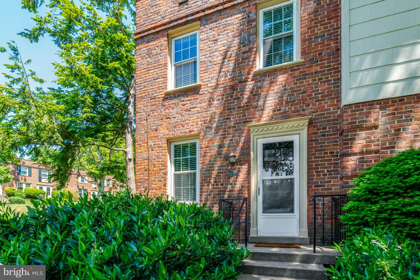 1303 S Barton Street #211, Arlington