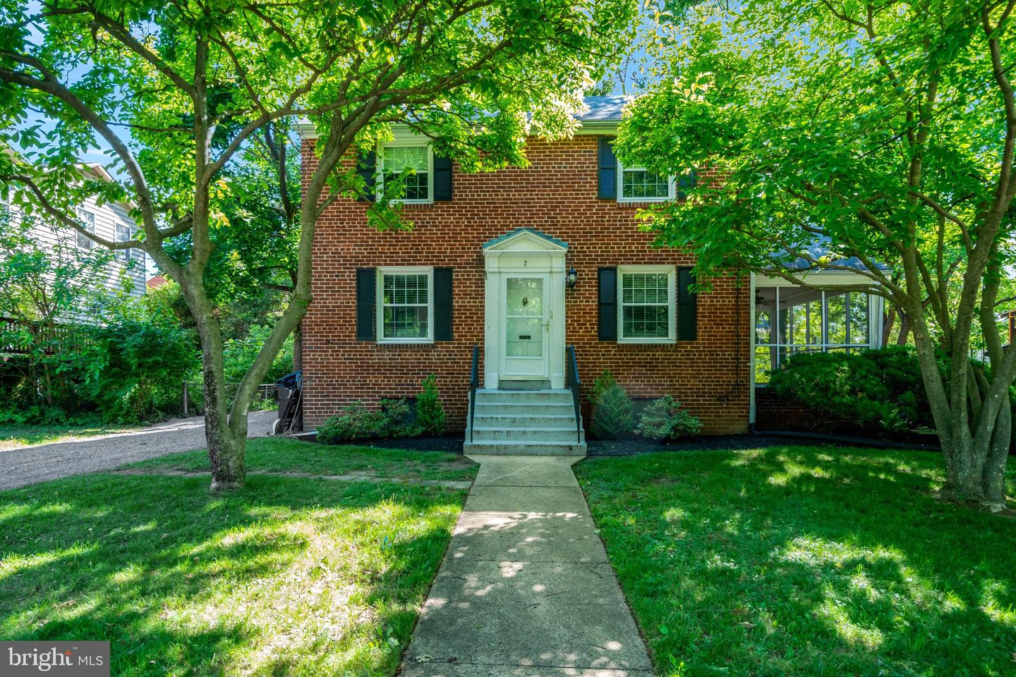7 S Irving Street, Arlington