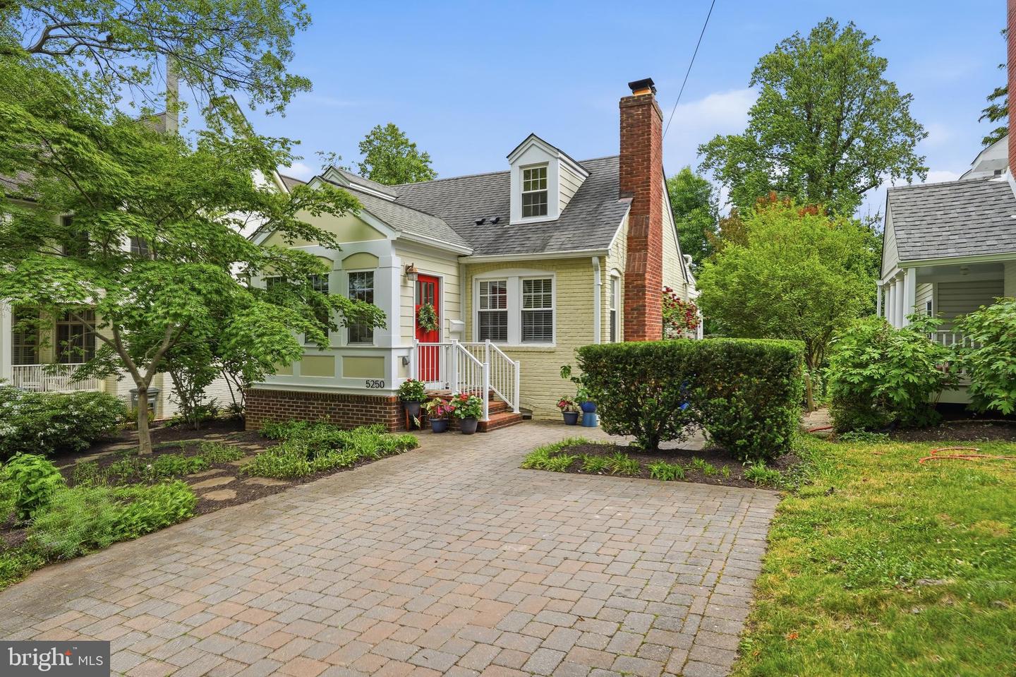 5250 26th Street N, Arlington