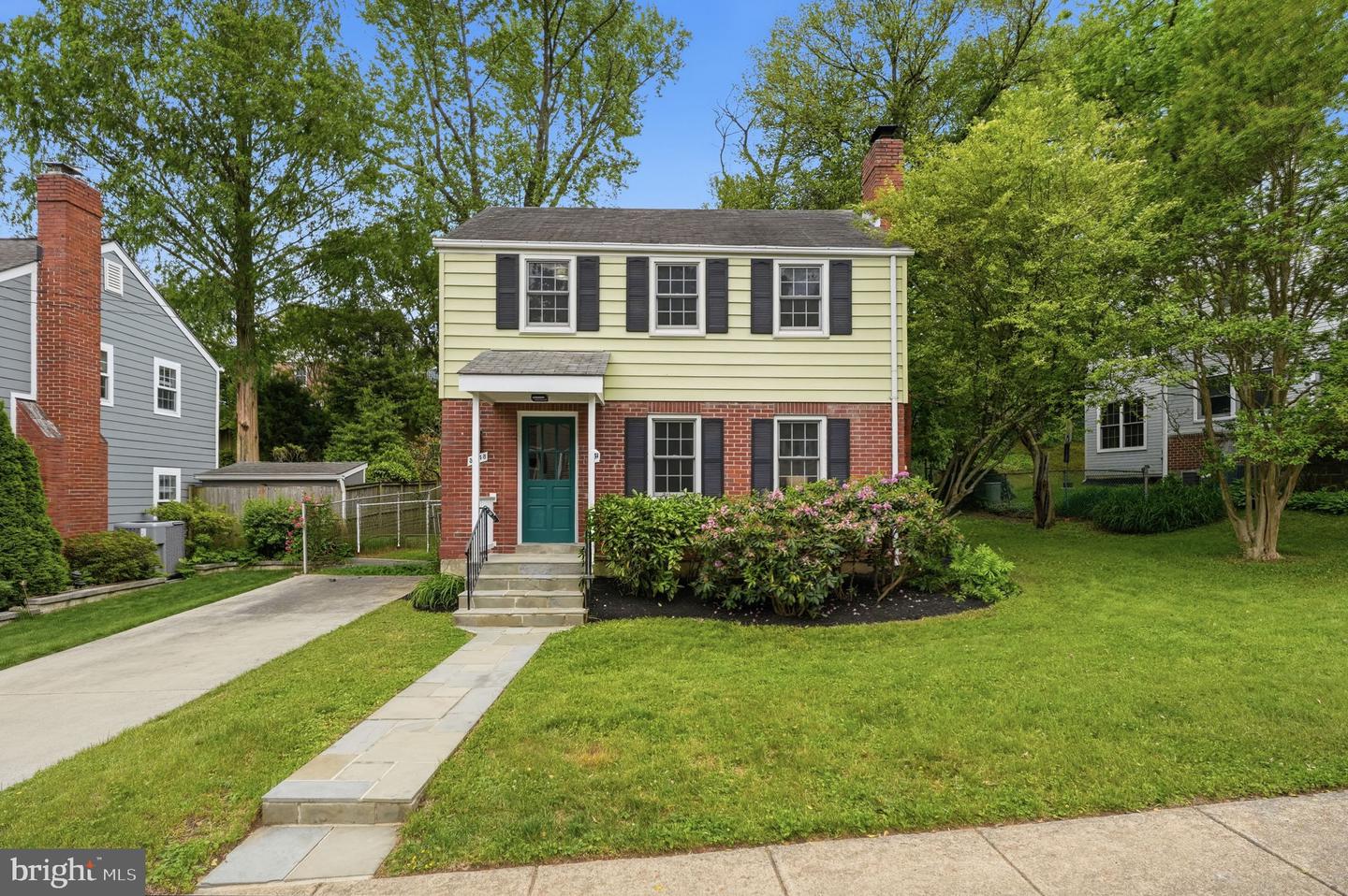 5948 10th Road N, Arlington