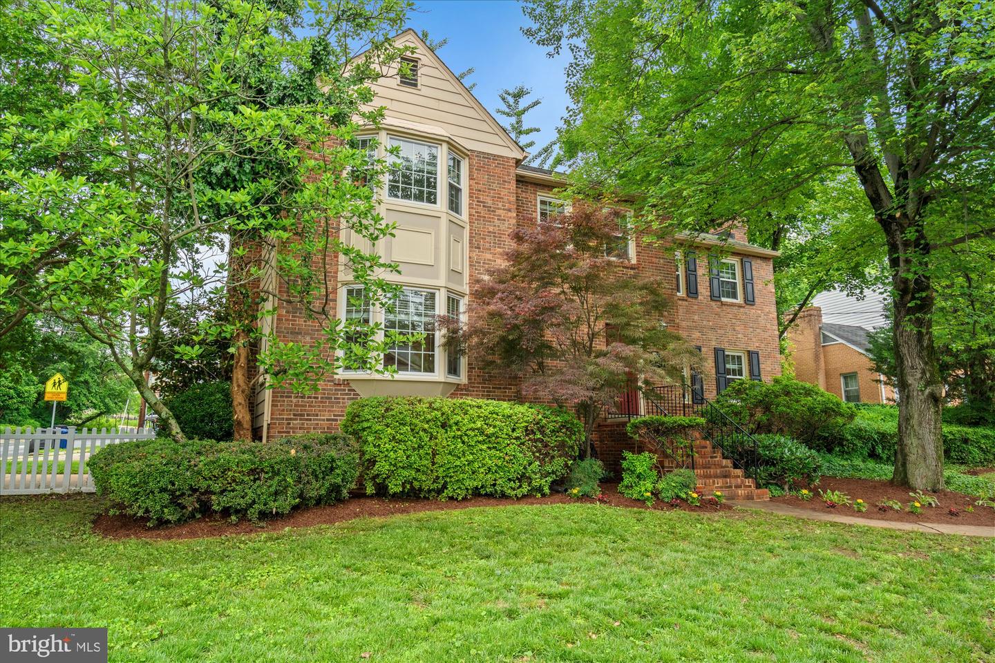 2232 Military Rd