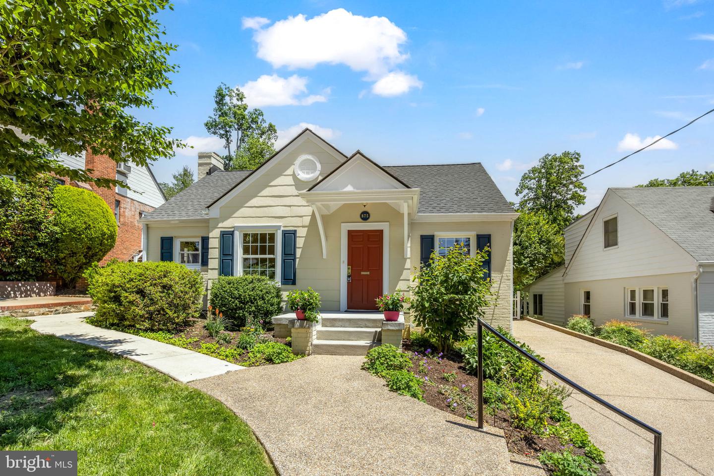 875 N Kentucky Street, Arlington