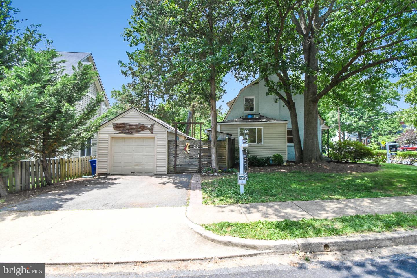 6100 Washington Boulevard, Arlington